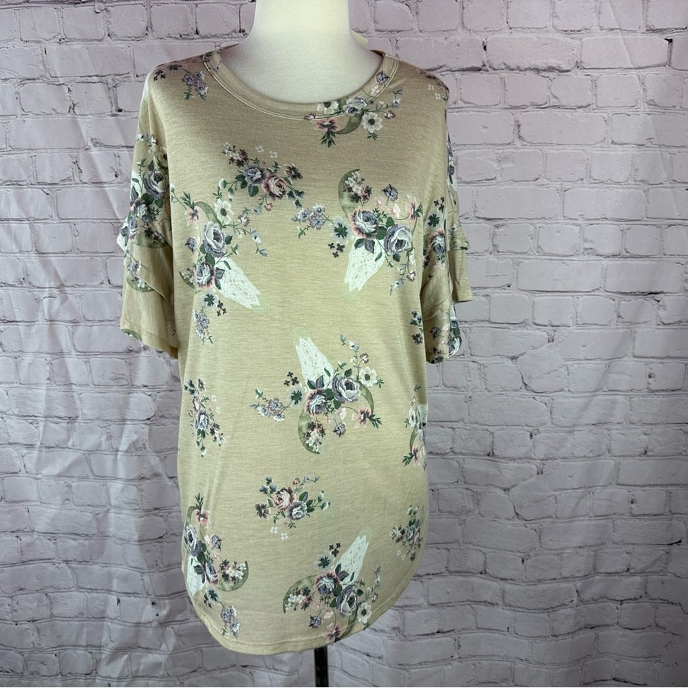 NWT boutique western boho chic Floral cow bull skull Women's Top ruffle sleeve